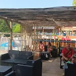 캠프장 Mobil-home Avec Terrasse Pour 6 Personnes - Api-1-52-403