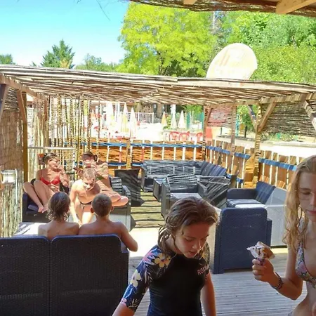 Mobil-home Avec Terrasse Pour 6 Personnes - Api-1-52-403 * La Cassagne
