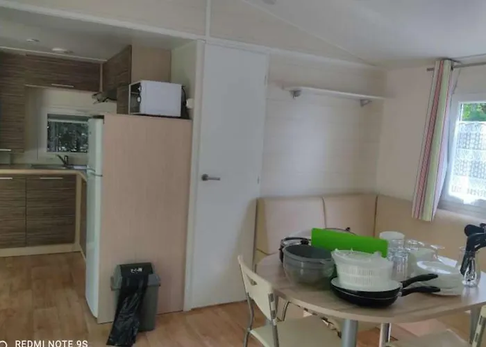 Mobil-home Avec Terrasse Pour 6 Personnes - Api-1-52-403 مكان تخييم