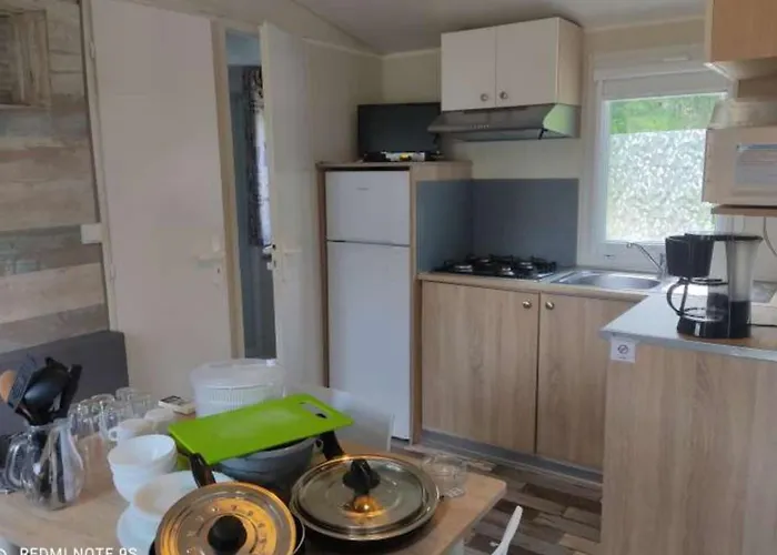 Mobil-home Avec Terrasse Pour 6 Personnes - Api-1-52-403 مكان تخييم La Cassagne